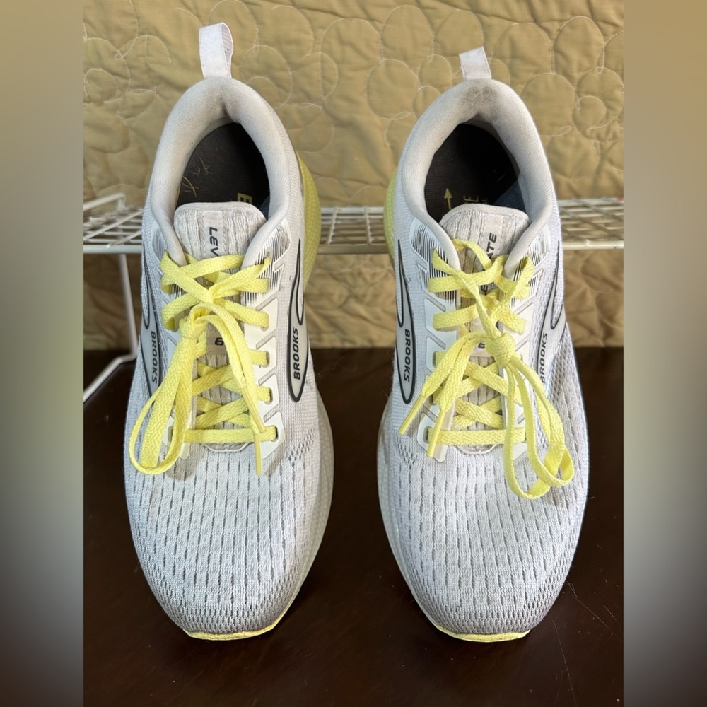 Brooks Levitate 6 Womens 8  - Gray/Yellow Running Shoe - (1203831B137)